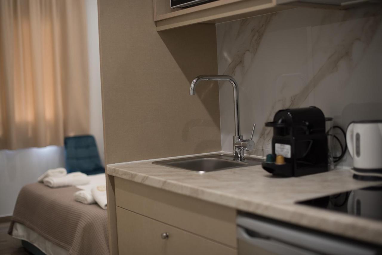 Rob Venture Suites At The Central Of Athens City Екстериор снимка