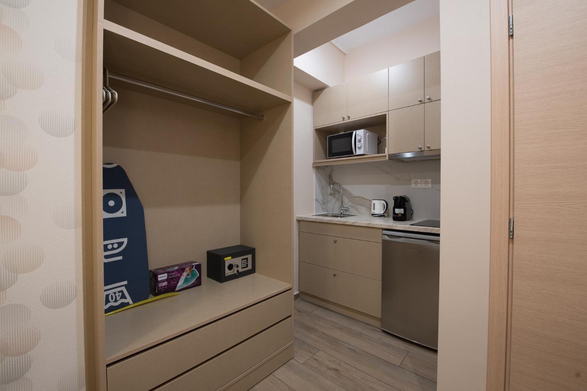 Rob Venture Suites At The Central Of Athens City Екстериор снимка