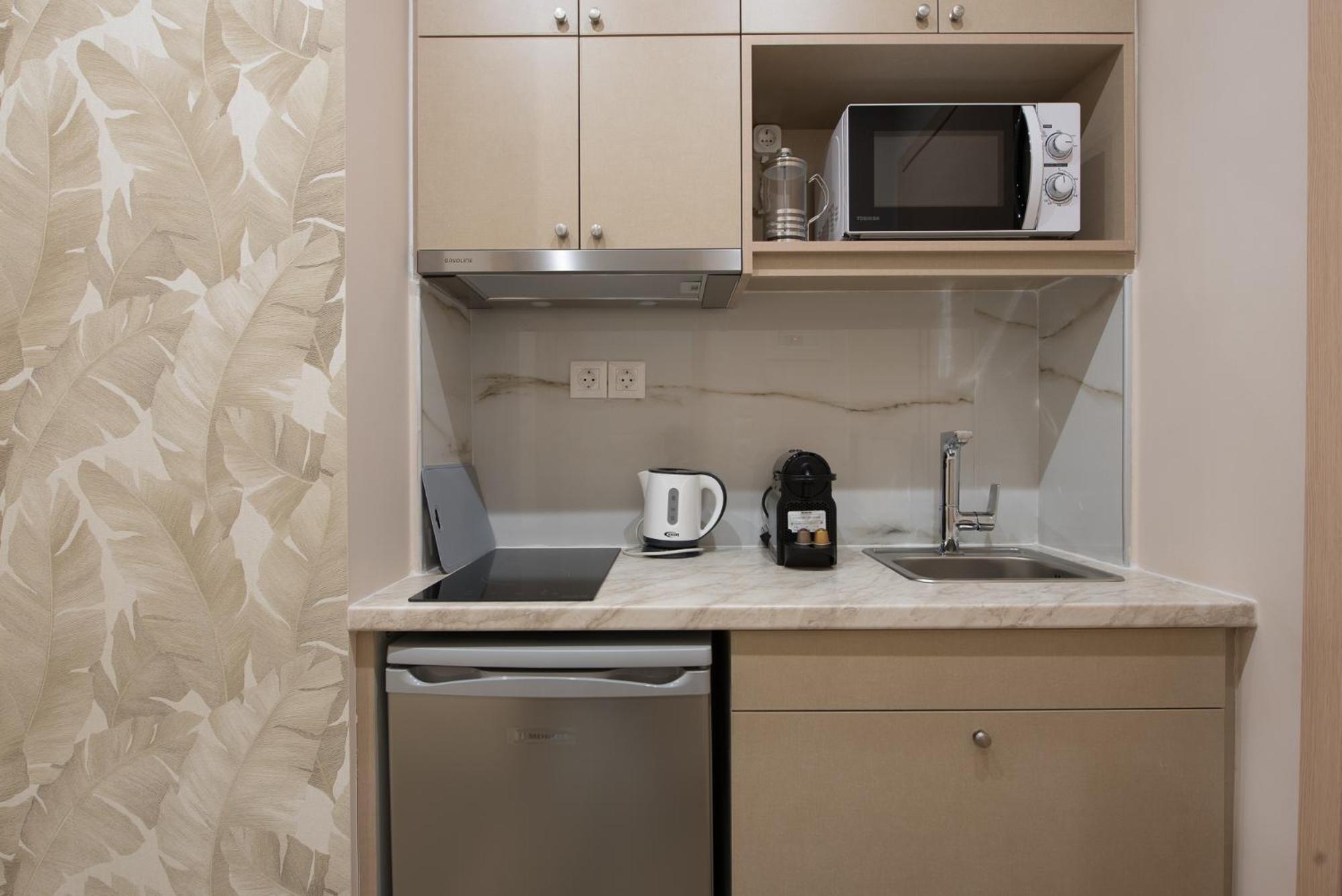 Rob Venture Suites At The Central Of Athens City Екстериор снимка