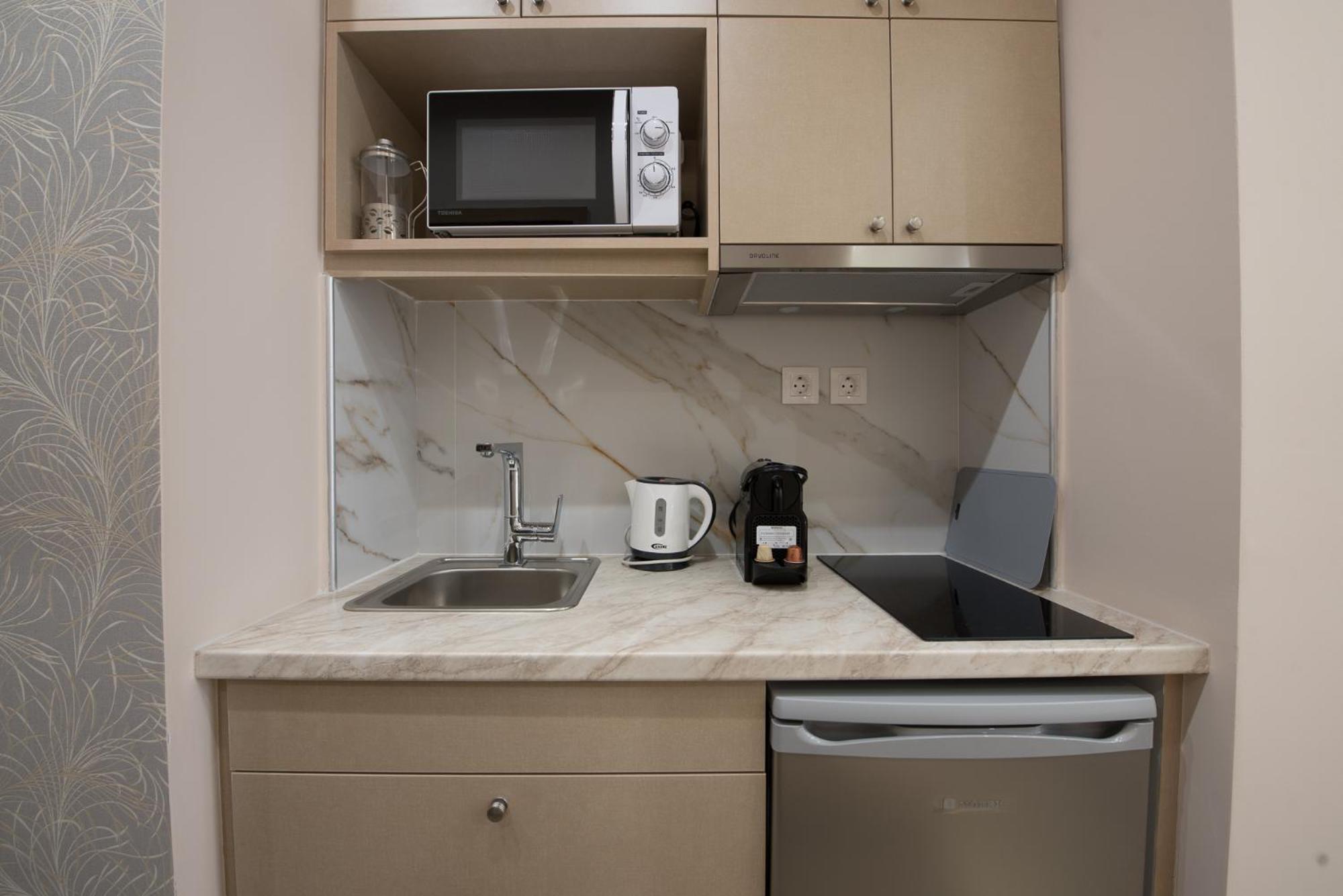 Rob Venture Suites At The Central Of Athens City Екстериор снимка
